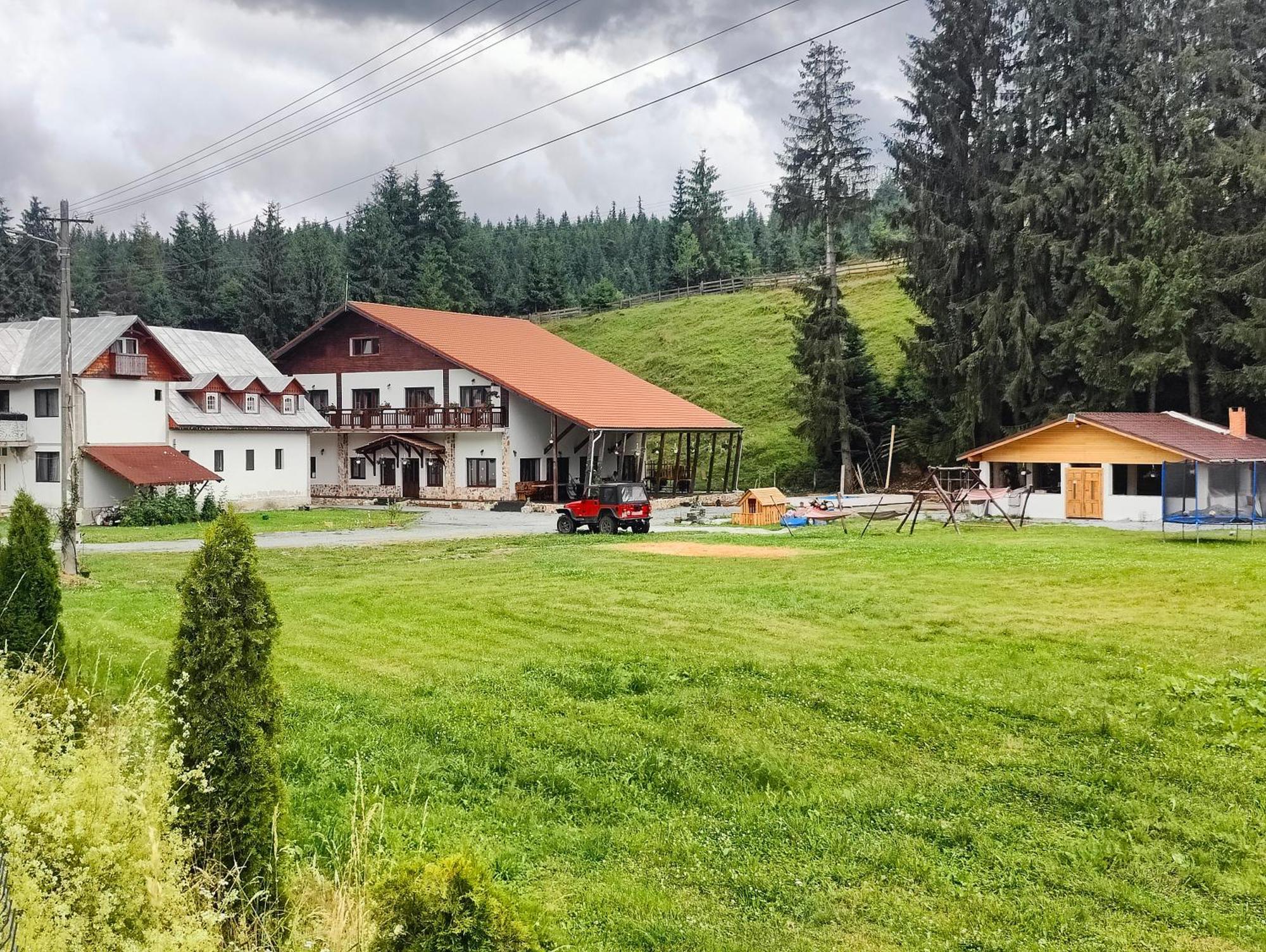 Pensiunea Trei Brazi Arieşeni Exteriör bild